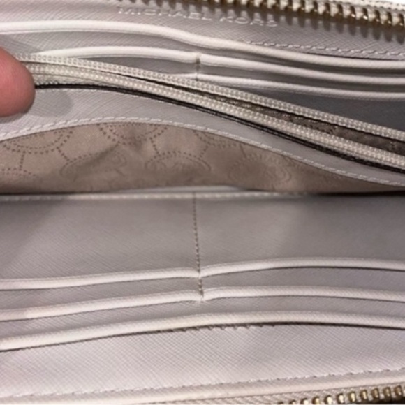 MK Wallet - Picture 5 of 5